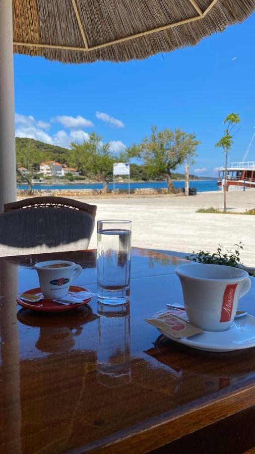 Apartmani Fortuna Zlarin Exteriér fotografie