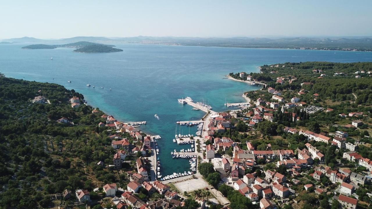 Apartmani Fortuna Zlarin Exteriér fotografie