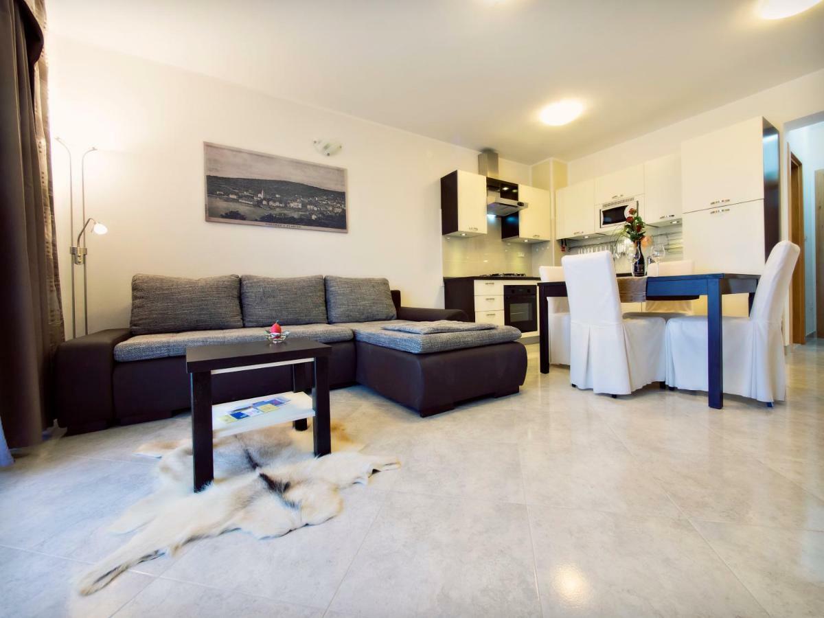 Apartmani Fortuna Zlarin Exteriér fotografie