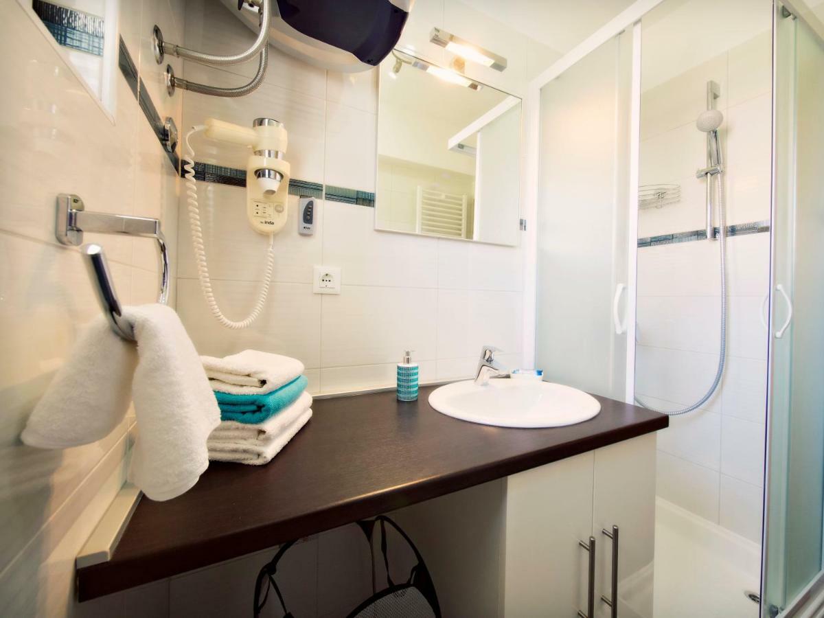 Apartmani Fortuna Zlarin Exteriér fotografie