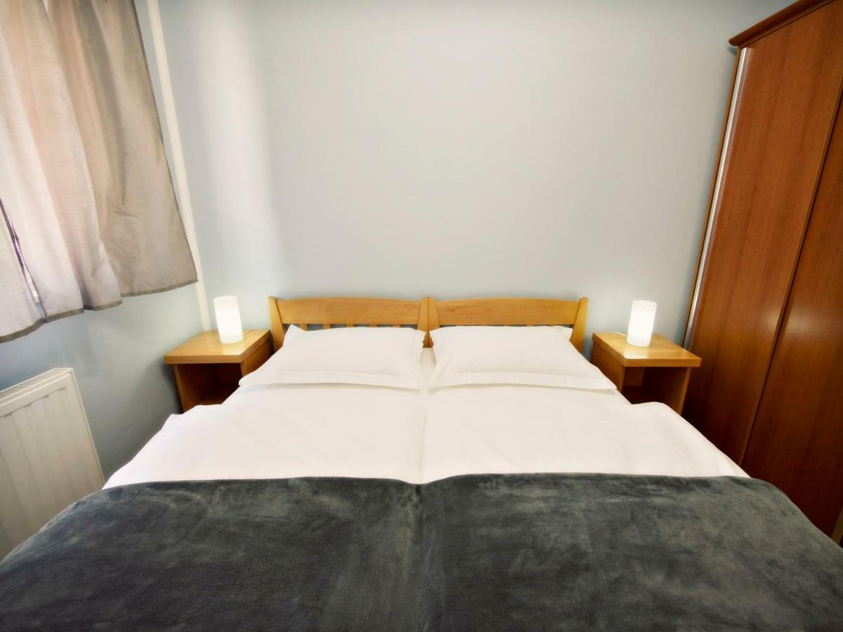 Apartmani Fortuna Zlarin Exteriér fotografie
