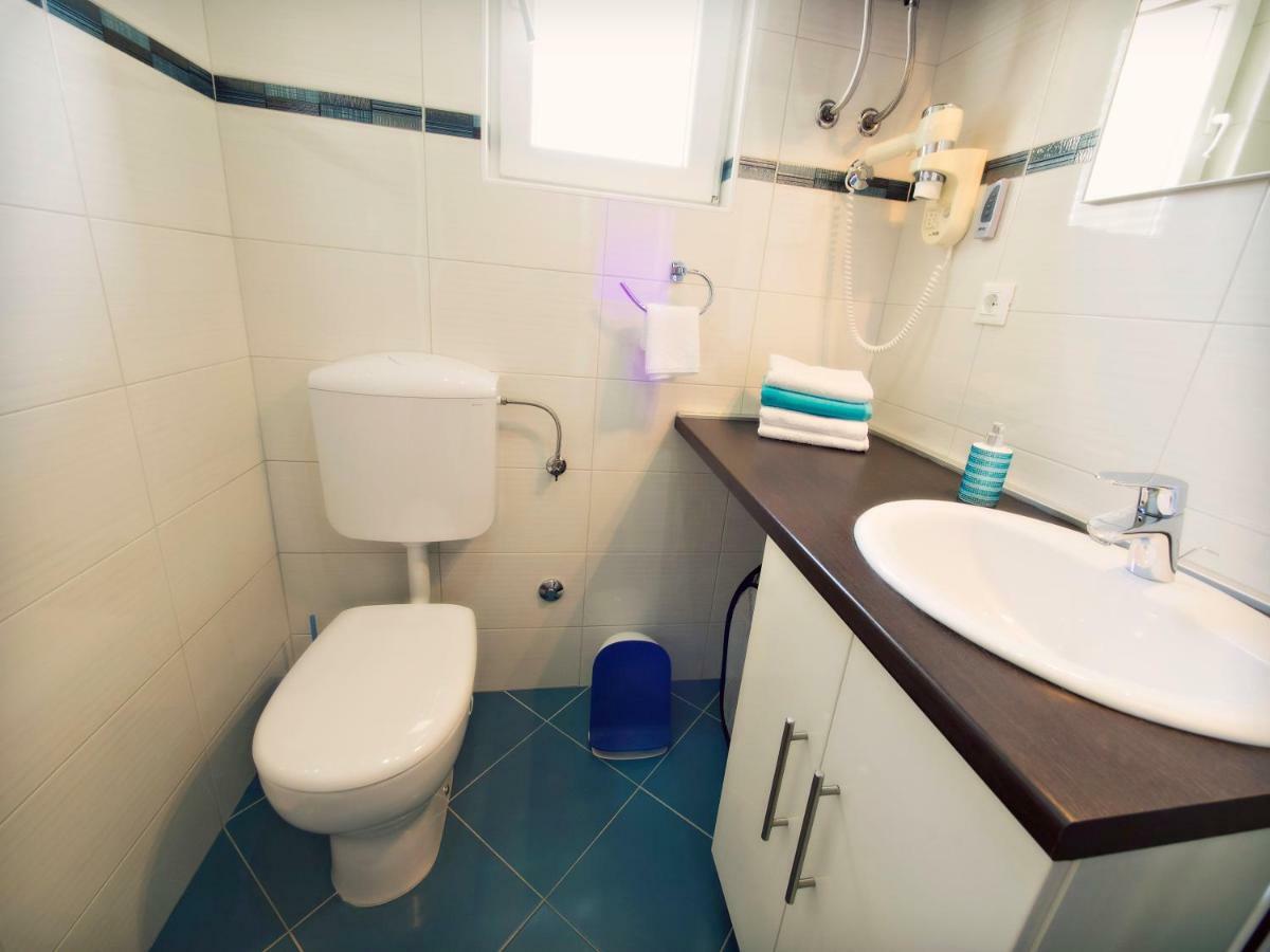 Apartmani Fortuna Zlarin Exteriér fotografie