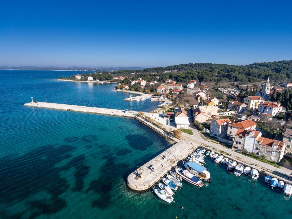 Apartmani Fortuna Zlarin Exteriér fotografie