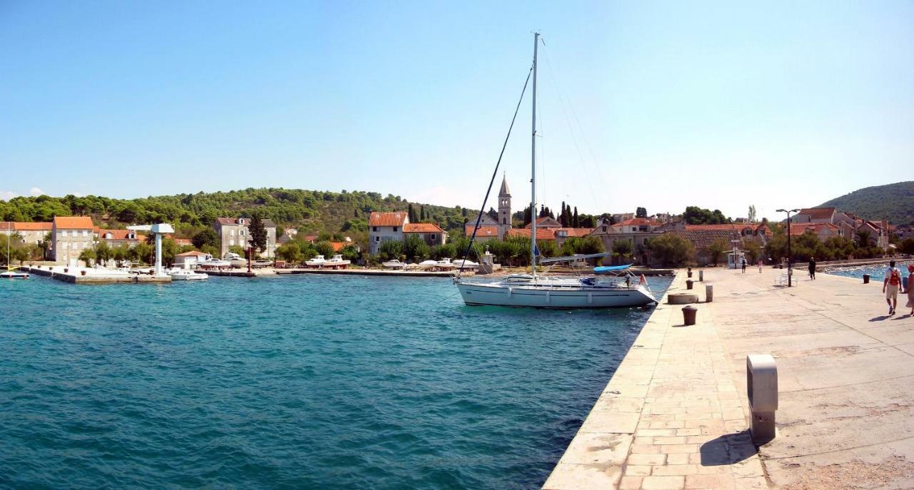 Apartmani Fortuna Zlarin Exteriér fotografie