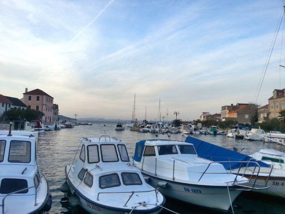 Apartmani Fortuna Zlarin Exteriér fotografie